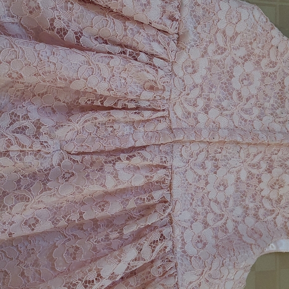 Girl light pink lace dress size 6 - Picture 7 of 7